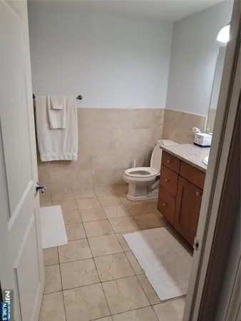 $2,700 | 6407 City Place, Unit 6407, Edgewater, NJ 07020
