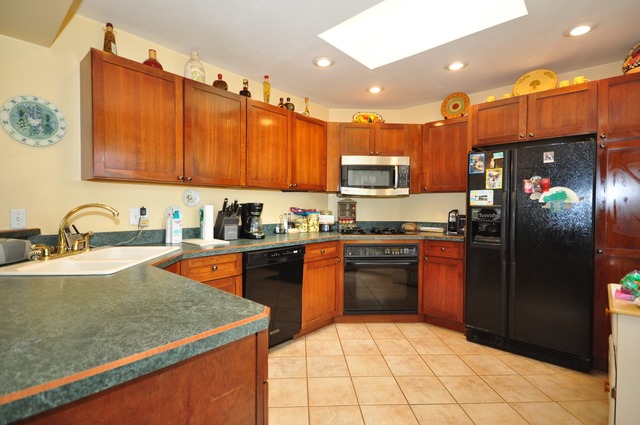 325 Addison Road Riverside, IL 60546 - Photo 6 of 13