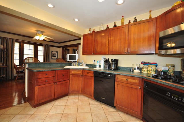 325 Addison Road Riverside, IL 60546 - Photo 7 of 13