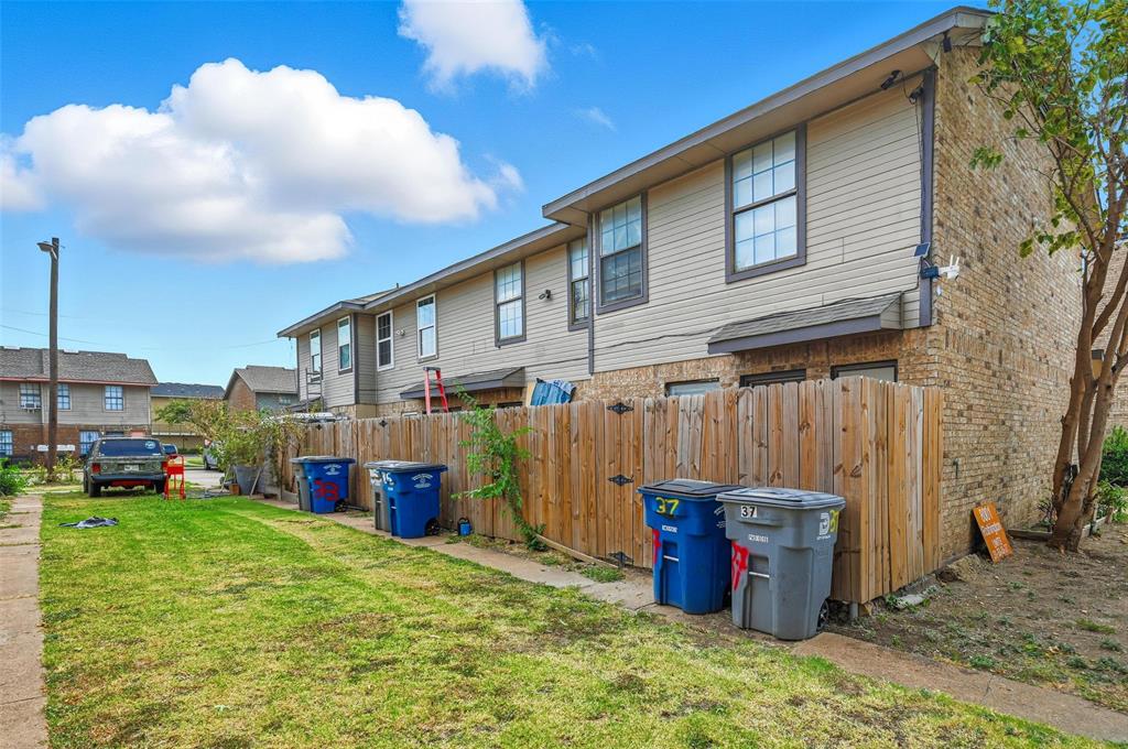 8001 Rothington Road, Unit 3137 Dallas, TX 75227 - Photo 10 of 38 a view of an house with backyard space and a garden