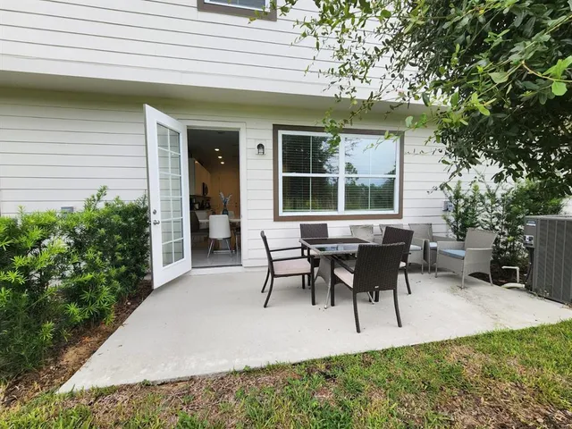 a view of outdoor kitchen