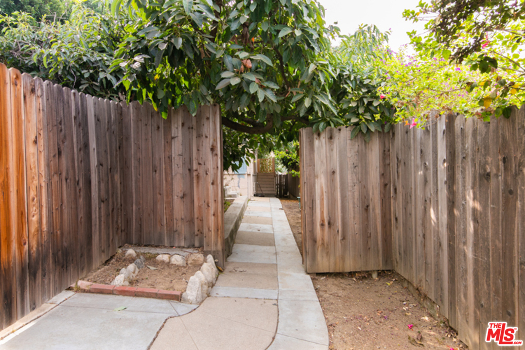 5122 Raphael Street Los Angeles, CA 90042 - Photo 18 of 37