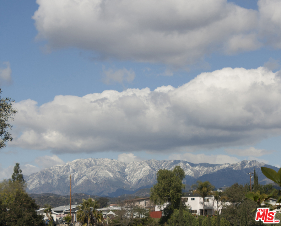 5122 Raphael Street Los Angeles, CA 90042 - Photo 3 of 37 a view of a sky