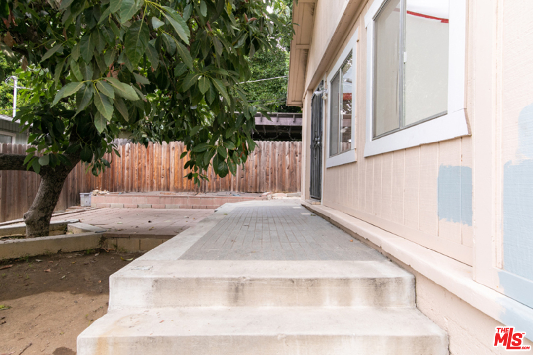 5122 Raphael Street Los Angeles, CA 90042 - Photo 22 of 37