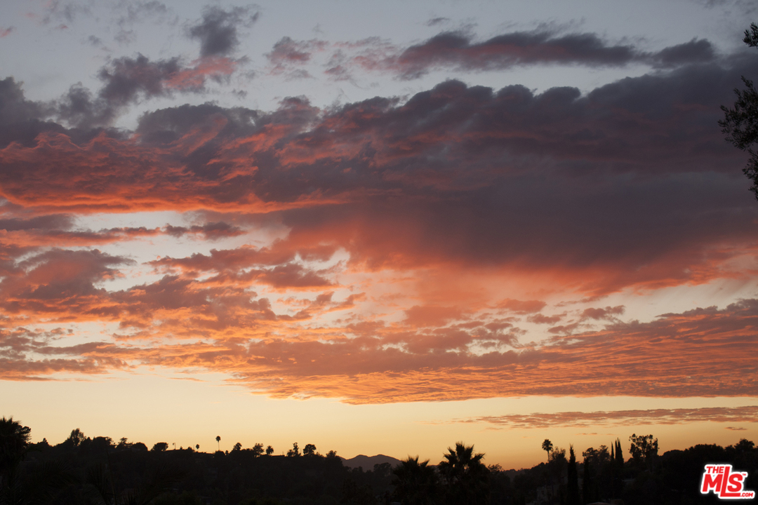 5122 Raphael Street Los Angeles, CA 90042 - Photo 35 of 37 a view of a sky