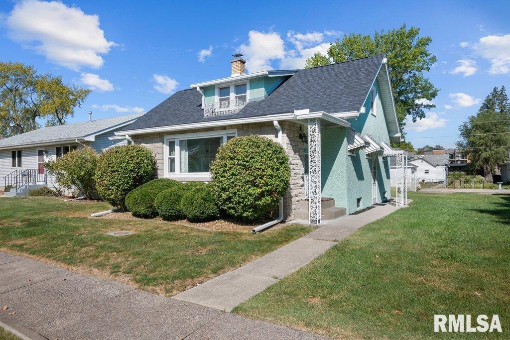 1525 Maple Lane Moline, IL 61265 - Photo 2 of 34 Gallery Image 2