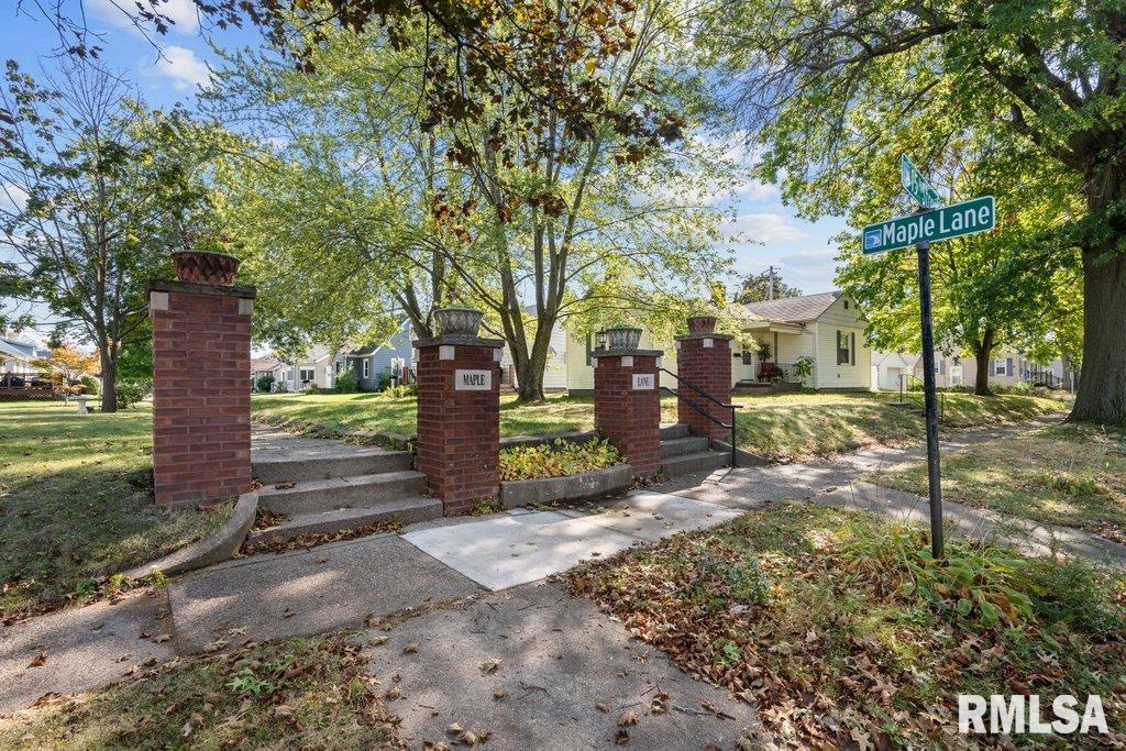1525 Maple Lane Moline, IL 61265 - Photo 33 of 34 Gallery Image 33