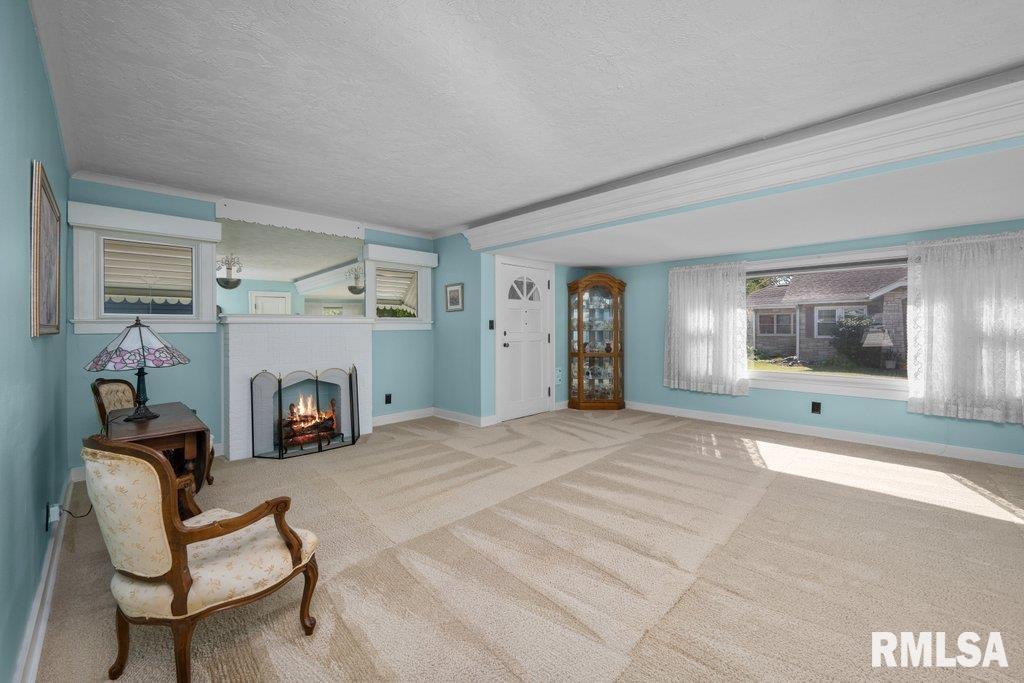 1525 Maple Lane Moline, IL 61265 - Photo 4 of 34 Gallery Image 4