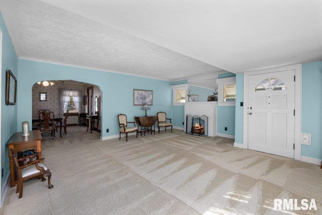 1525 Maple Lane Moline, IL 61265 - Photo 7 of 34 Gallery Image 7
