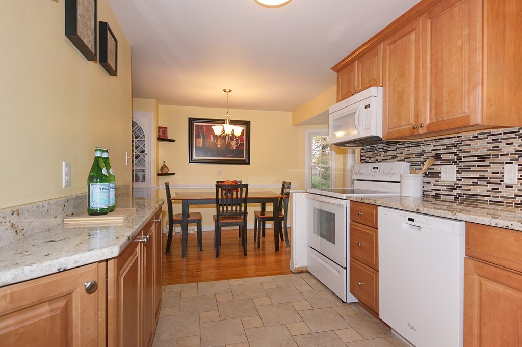 15 Chestnut Hill Road Northborough, MA 01532 - Photo 2 of 22 Gallery Image 2