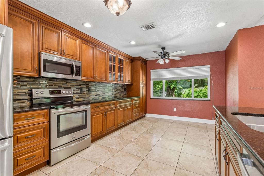 15109 Springview Street Tampa, FL 33624 - Photo 4 of 31