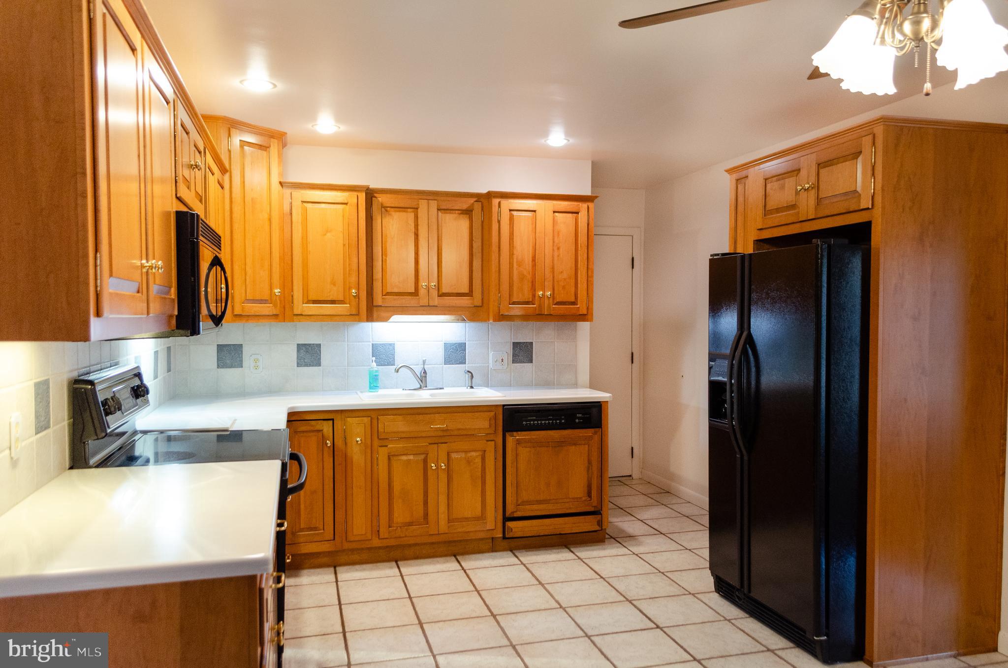 670 Dietz Road York, PA 17402 - Photo 26 of 41 Gallery Image 26