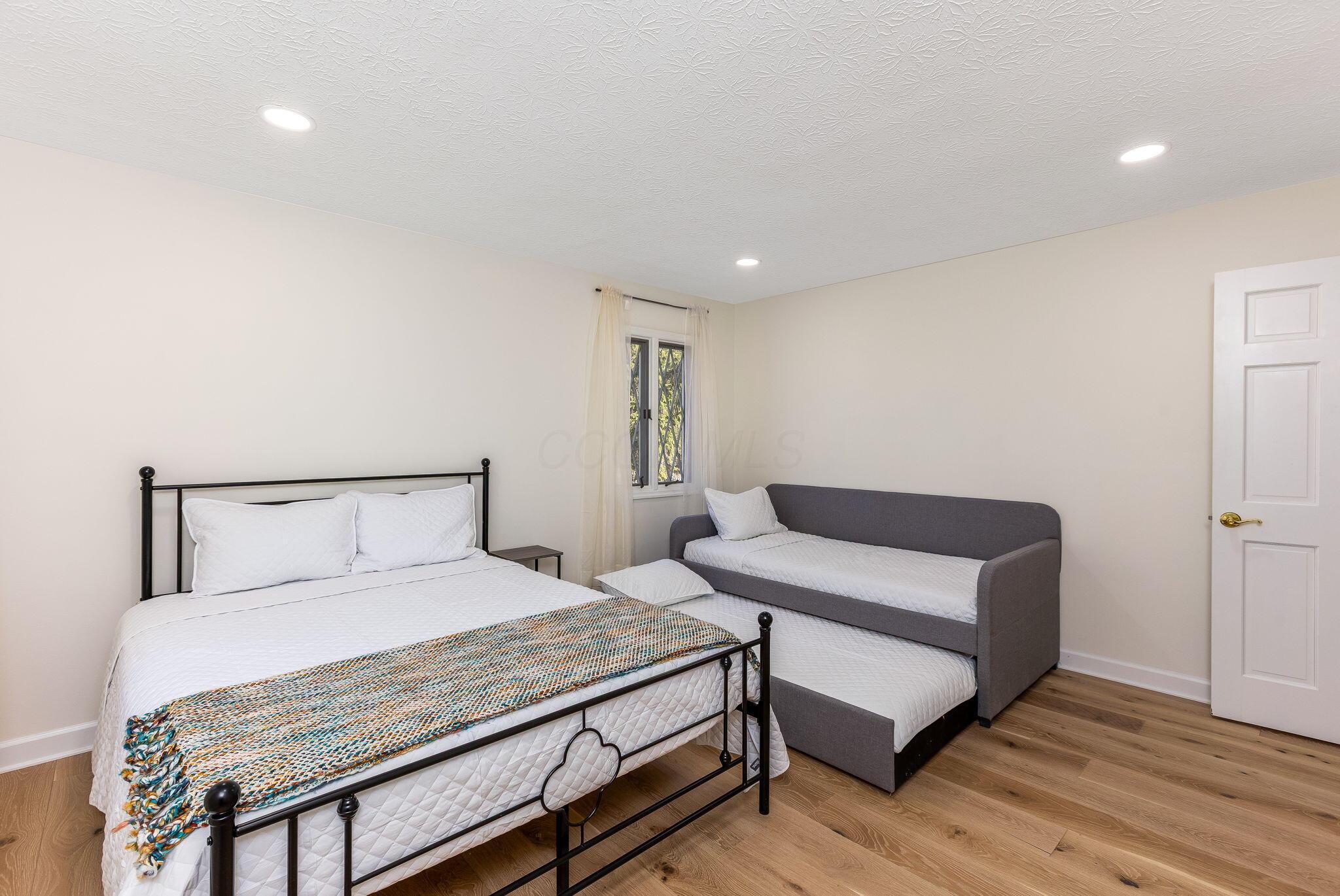7490 South Section Line Road Delaware, OH 43015 - Photo 37 of 51 1st Floor Guest Bed 4