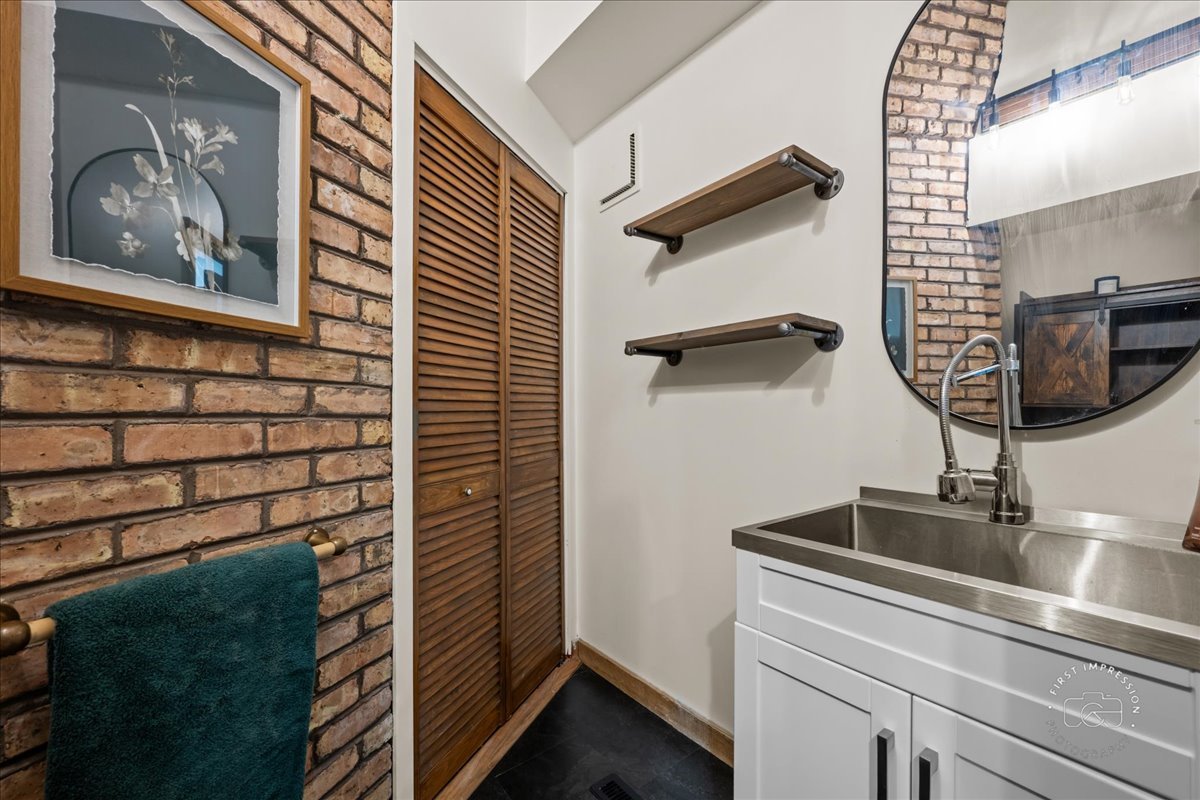 3N286 Klein Road West Chicago, IL 60185 - Photo 25 of 44 a close view of light fixtures and a window