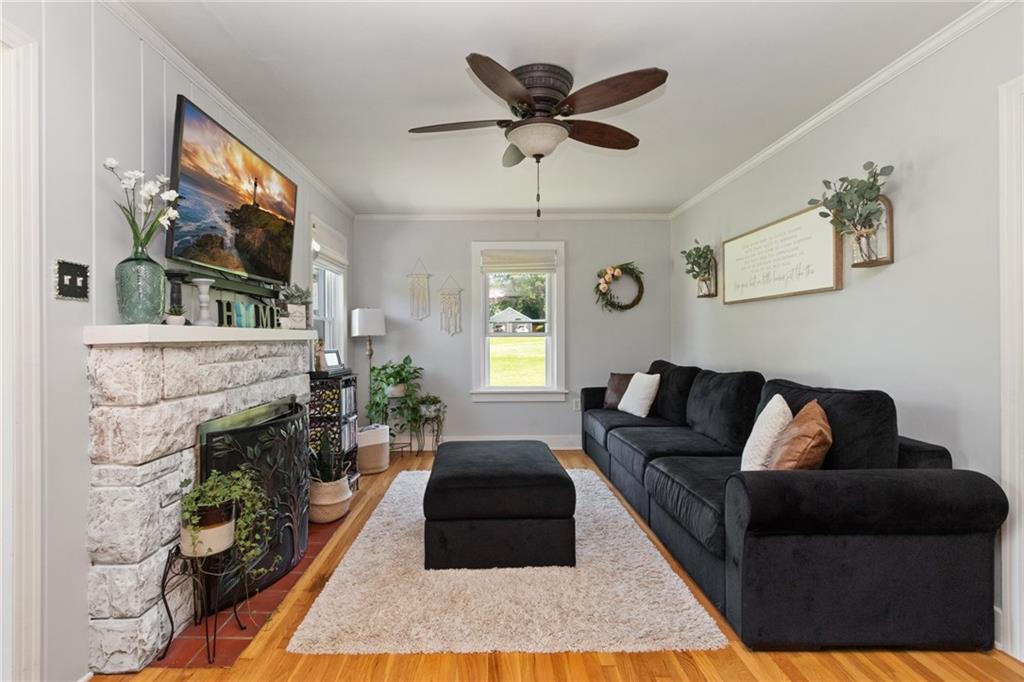 594 Golf Course Road Aliquippa, PA 15001 - Photo 4 of 17 Gallery Image 4