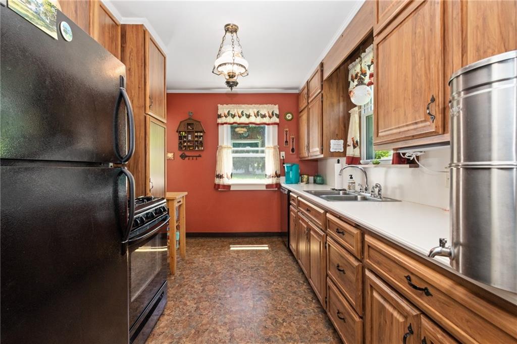 594 Golf Course Road Aliquippa, PA 15001 - Photo 8 of 17 Gallery Image 8