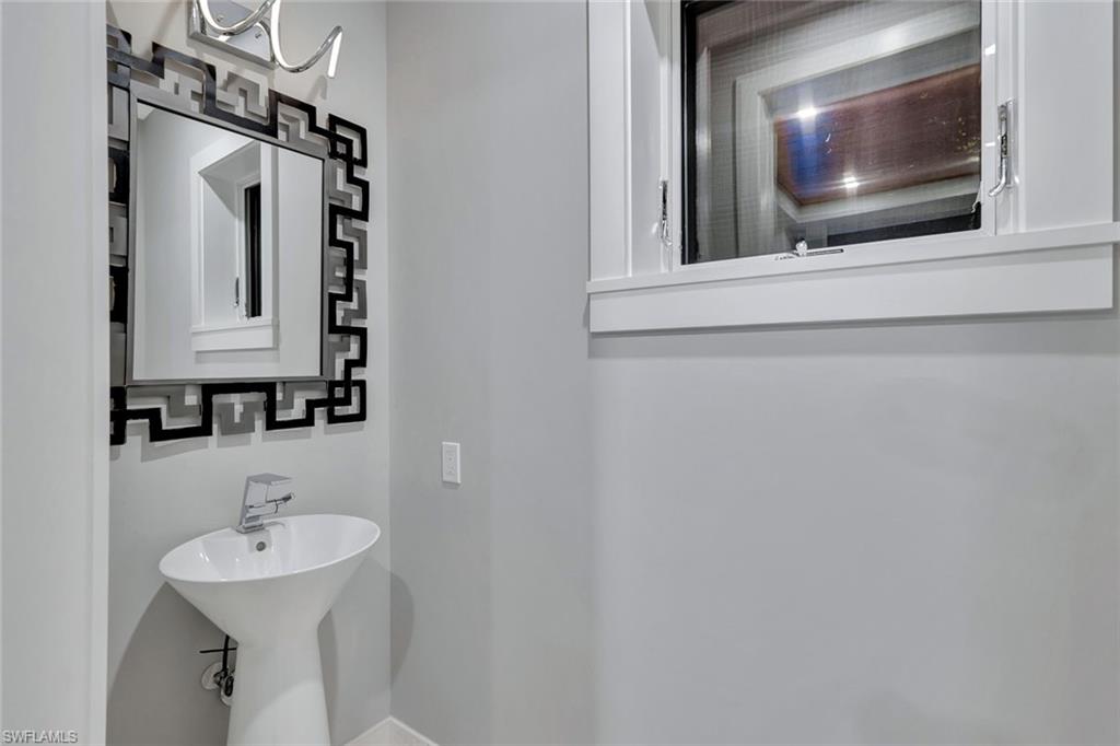 739 5th Avenue North Naples, FL 34102 - Photo 40 of 50