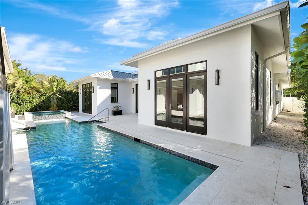 739 5th Avenue North Naples, FL 34102 - Photo 48 of 50