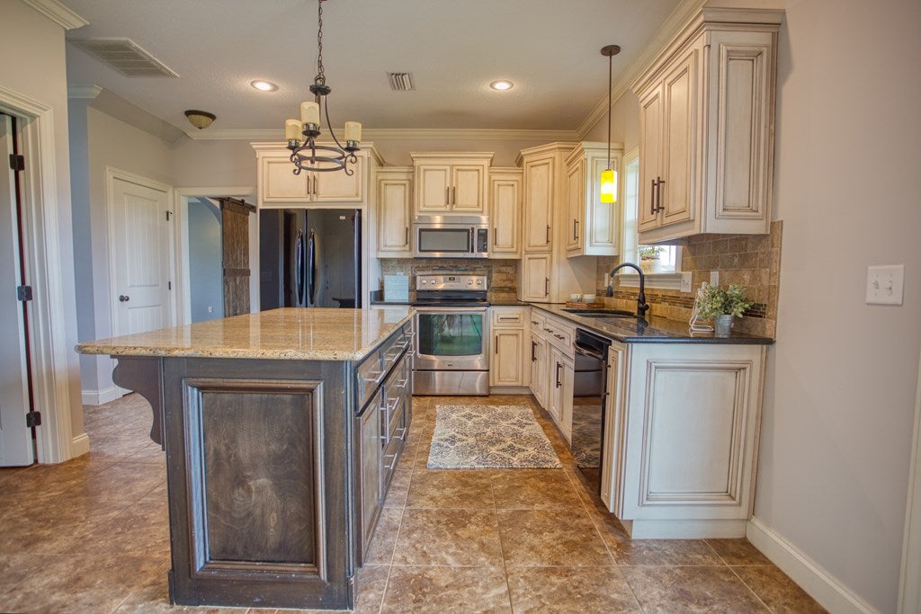 4299 Davis Road Southwest Valdosta, GA 31601 - Photo 14 of 54 Gallery Image 14