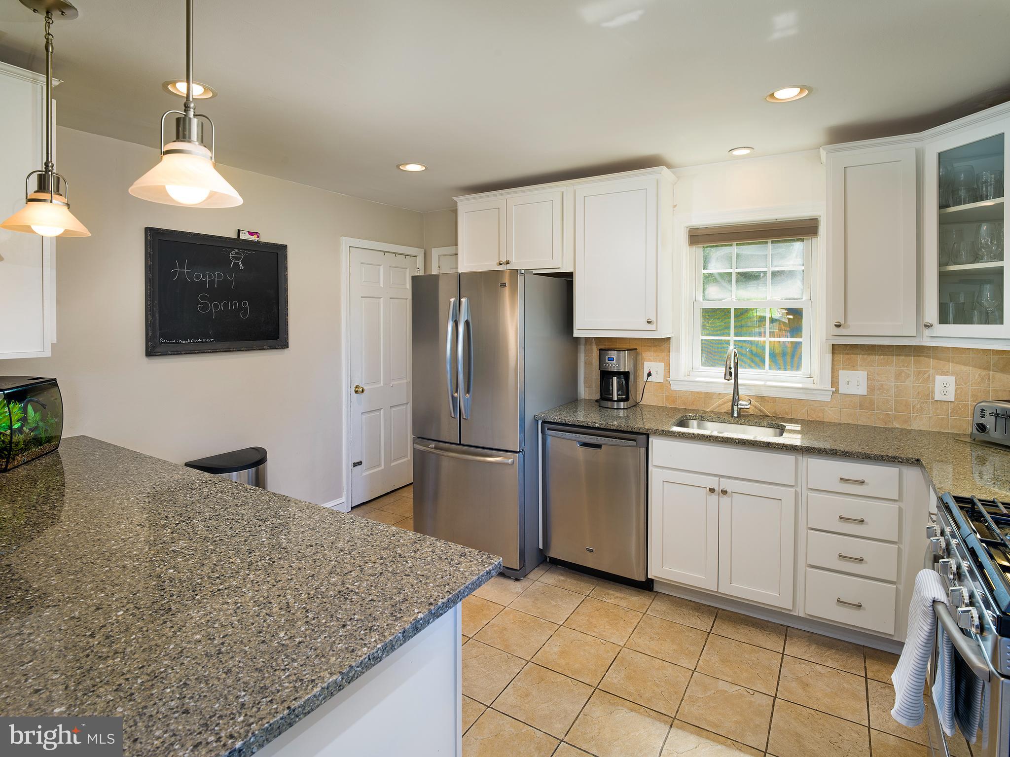 455 Glendale Circle Springfield, PA 19064 - Photo 11 of 24 Kitchen
