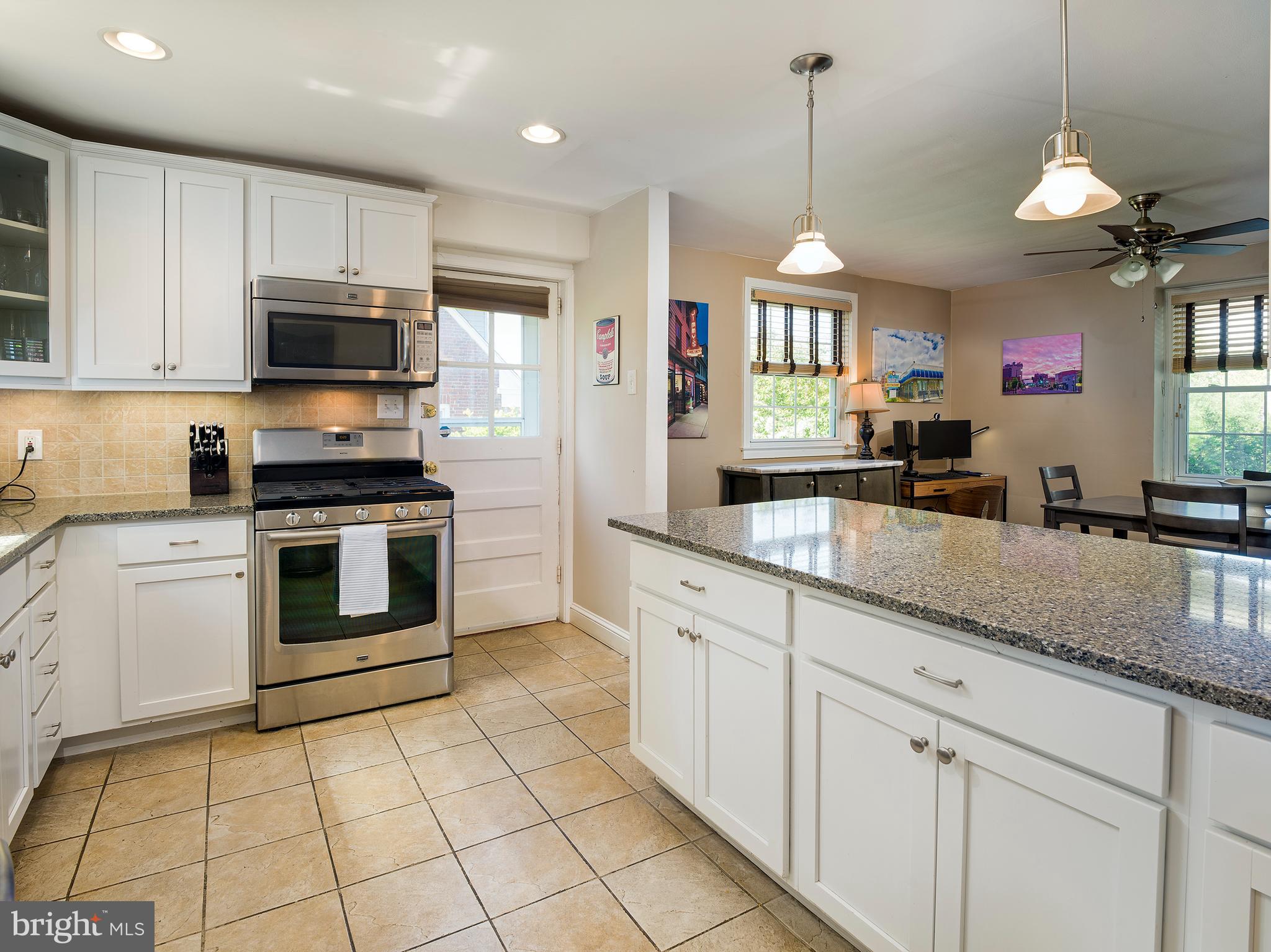 455 Glendale Circle Springfield, PA 19064 - Photo 12 of 24 Kitchen