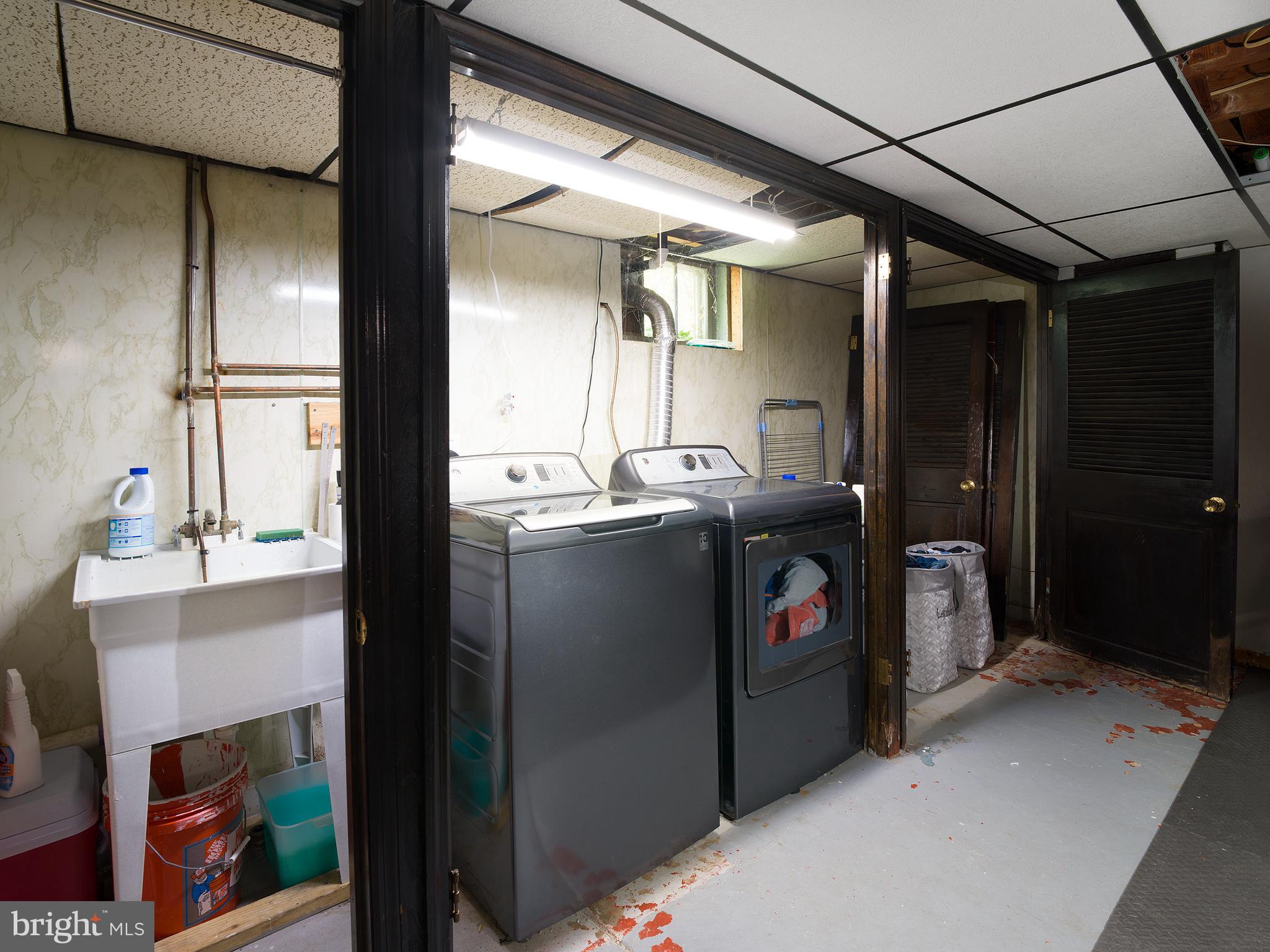 455 Glendale Circle Springfield, PA 19064 - Photo 20 of 24 Laundry Area