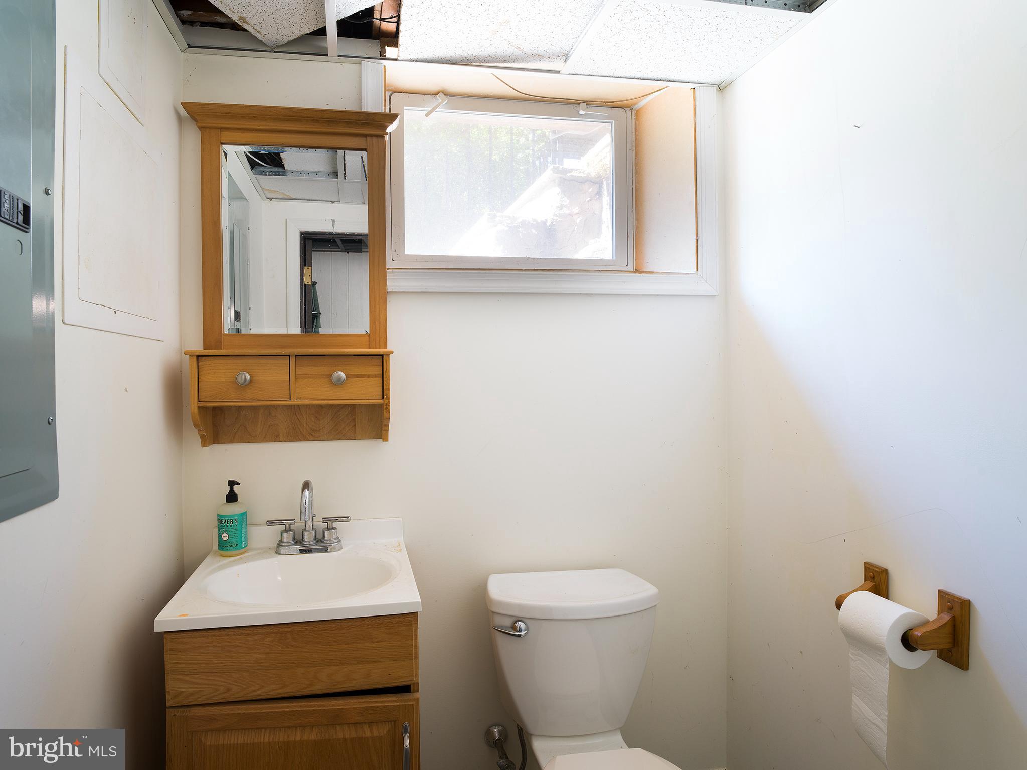 455 Glendale Circle Springfield, PA 19064 - Photo 21 of 24 Half Bath in Basement