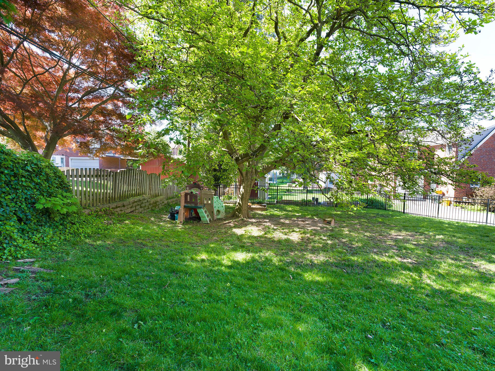 455 Glendale Circle Springfield, PA 19064 - Photo 4 of 24 Rear Yard