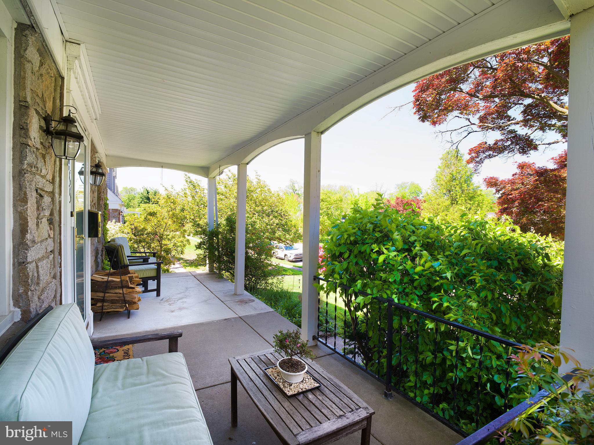 455 Glendale Circle Springfield, PA 19064 - Photo 6 of 24 Front Porch