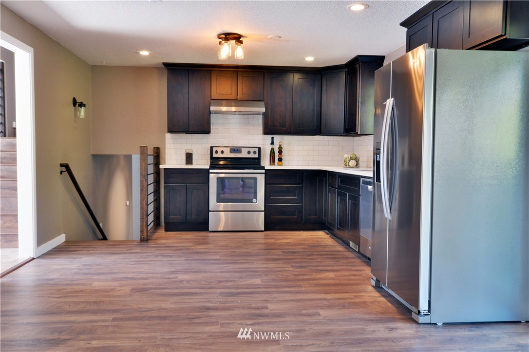 3816 Southwest 327th Street Federal Way, WA 98023 - Photo 9 of 19 Gallery Image 9