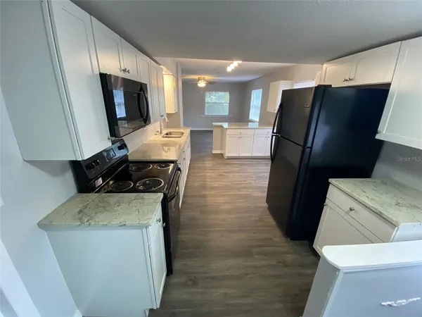 $2,950 | 2525 Imlay Court South, St. Petersburg, FL 33705