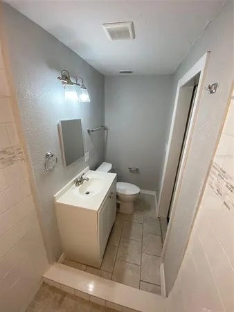 $2,950 | 2525 Imlay Court South, St. Petersburg, FL 33705