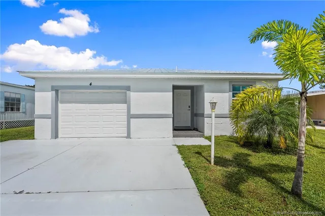 $225,000 | 4 La Paloma Lane, Port St. Lucie, FL 34984