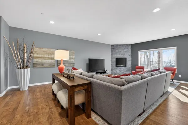$675,000 | 552 Panorama Circle Northwest, Rochester, MN 55901