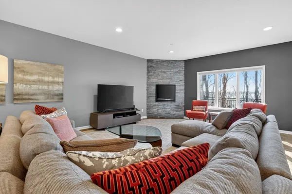$675,000 | 552 Panorama Circle Northwest, Rochester, MN 55901