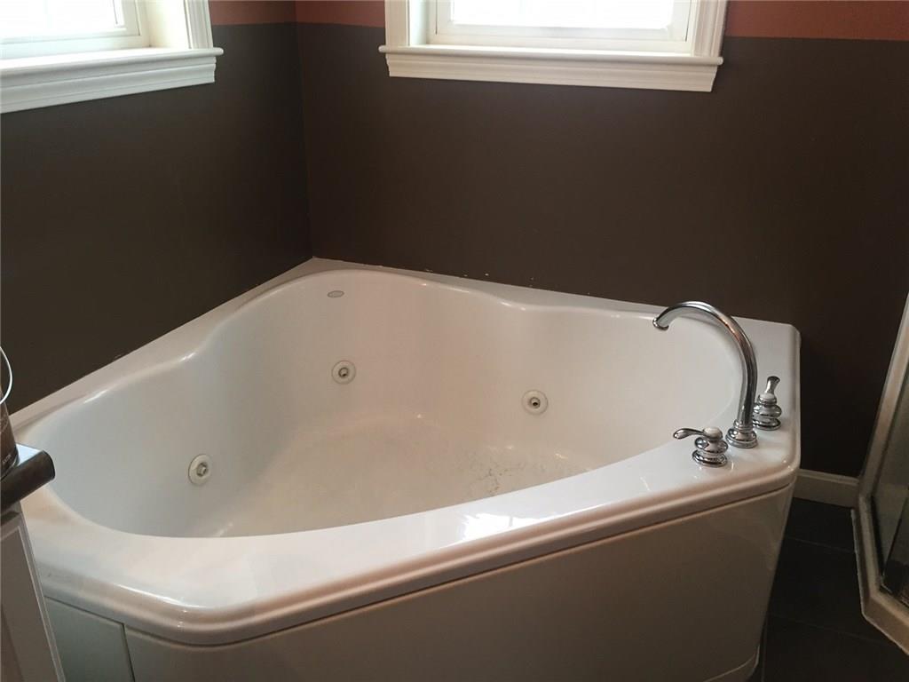 85 Parsons Road Norway, ME 04268 - Photo 19 of 31 jetted soaking tub in master bath