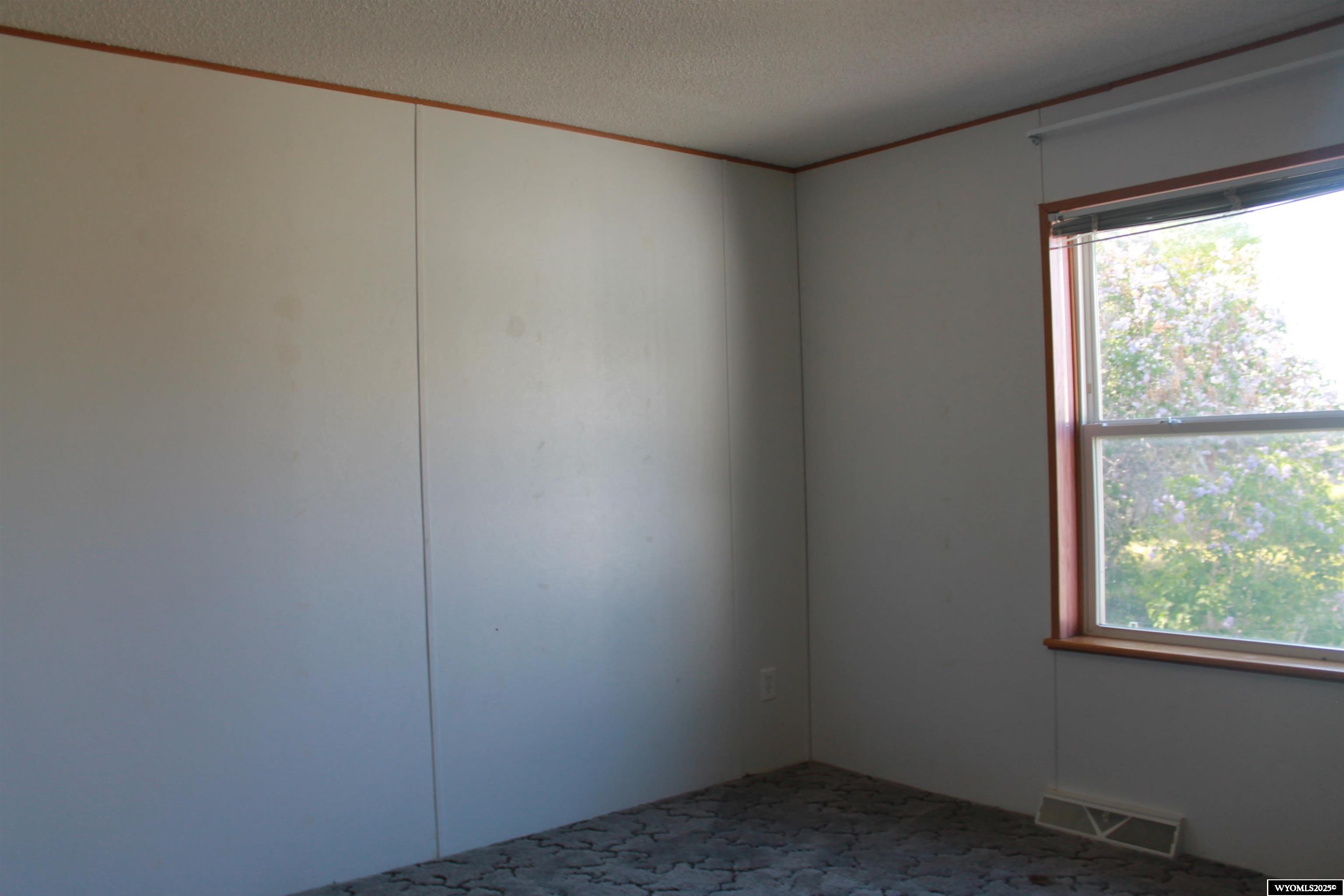 387 South Missouri Road Shoshoni, WY 82649 - Photo 12 of 47