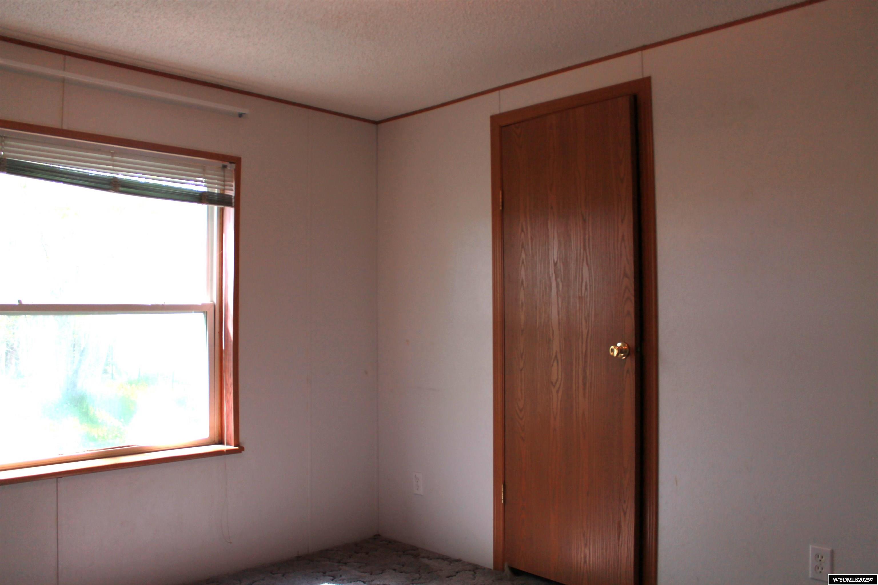 387 South Missouri Road Shoshoni, WY 82649 - Photo 15 of 47