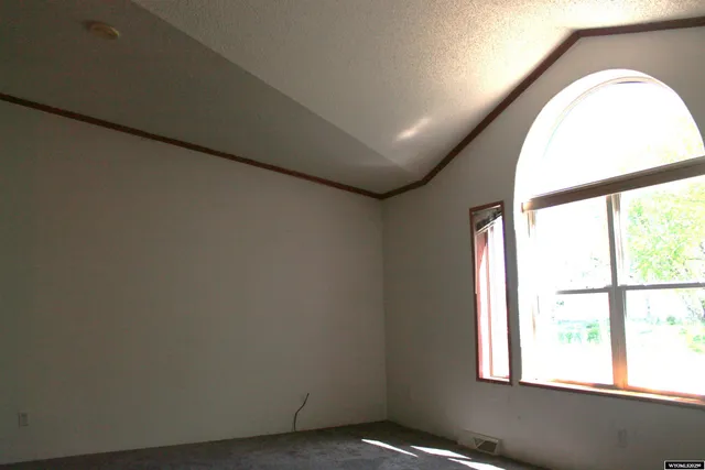 $380,000 | 387 South Missouri Road, Shoshoni, WY 82649