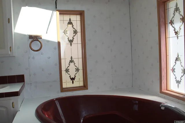 $380,000 | 387 South Missouri Road, Shoshoni, WY 82649