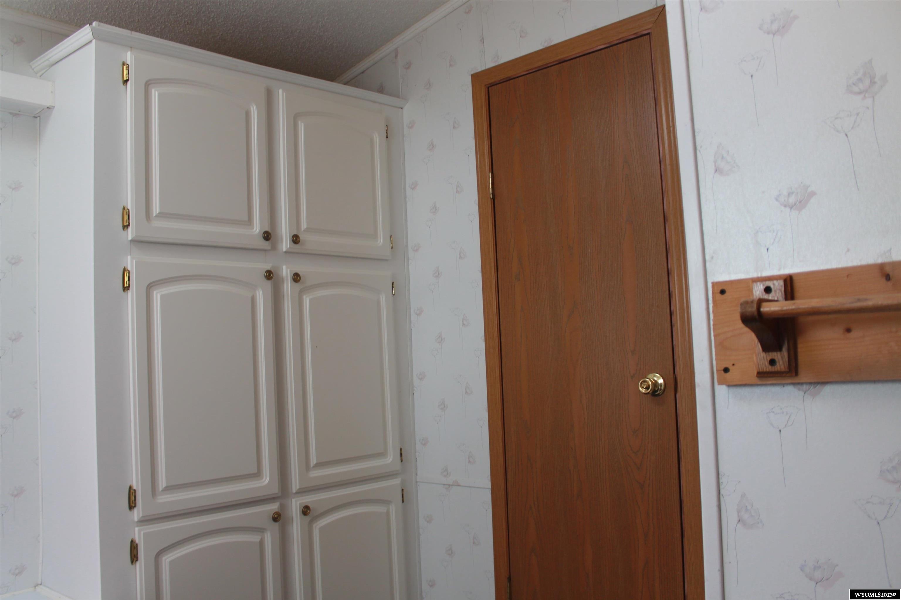 387 South Missouri Road Shoshoni, WY 82649 - Photo 31 of 47