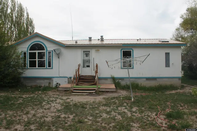 $380,000 | 387 South Missouri Road, Shoshoni, WY 82649