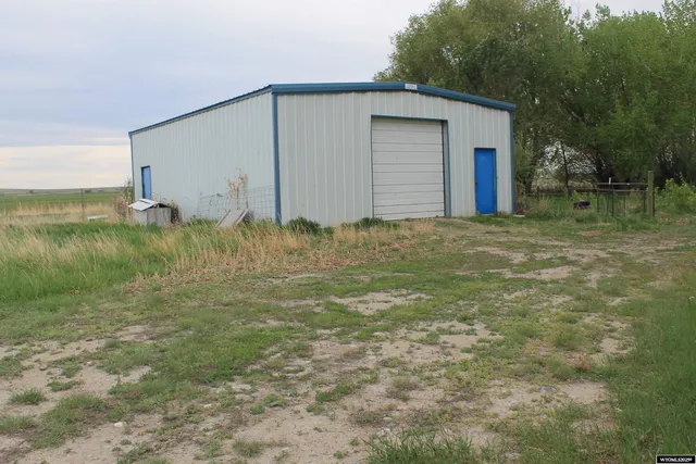 $380,000 | 387 South Missouri Road, Shoshoni, WY 82649