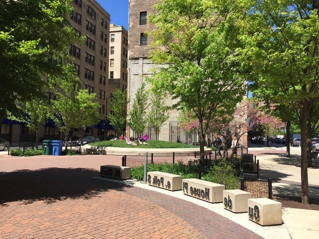 680 South Federal Street, Unit 903 Chicago, IL 60605 - Photo 21 of 27 a view of outdoor space with seating