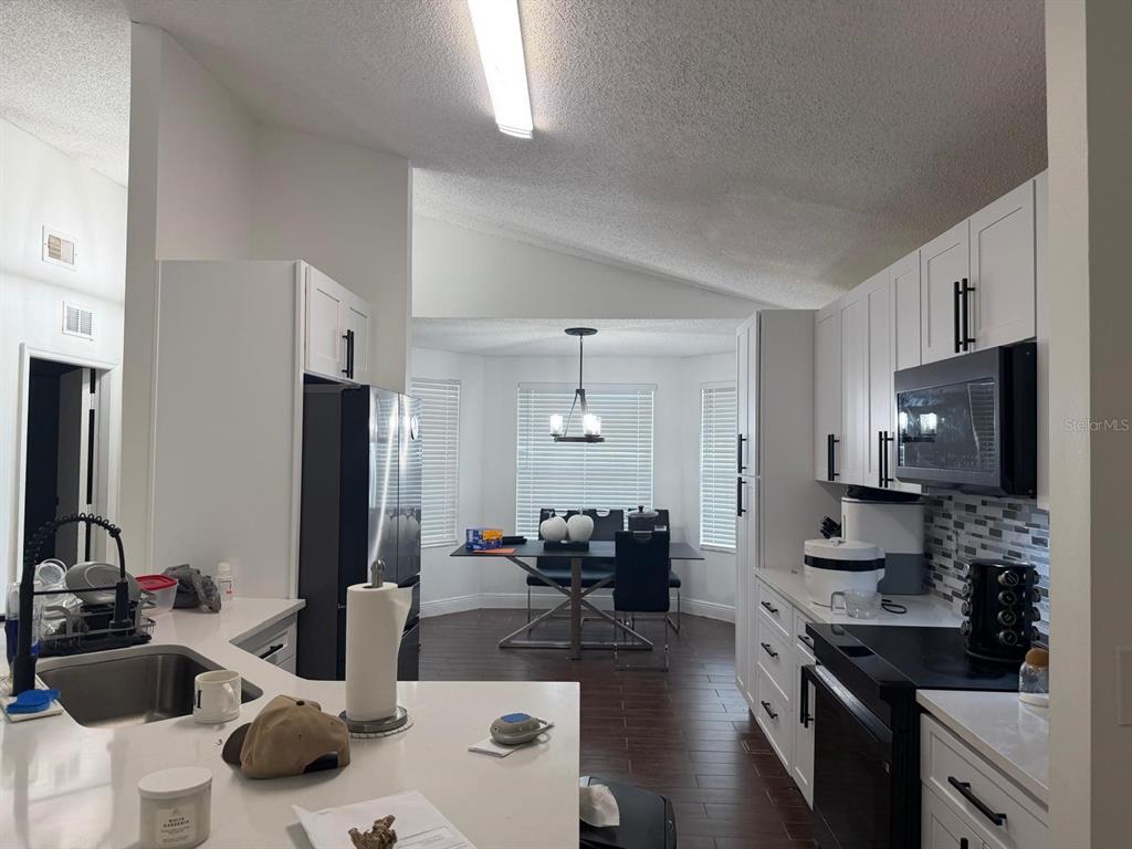 2216 Ridgemore Drive Valrico, FL 33594 - Photo 5 of 24 Gallery Image 5