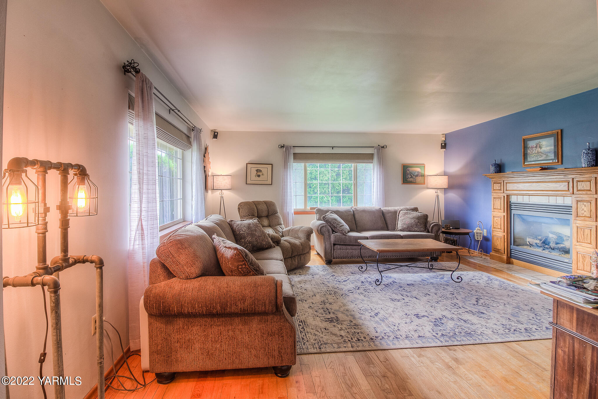 91 Linse Road Tieton, WA 98947 - Photo 10 of 35 Living Room