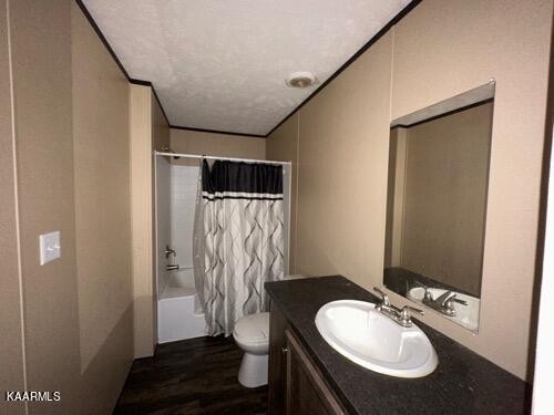 306 Dynatex Road Lancing, TN 37770 - Photo 7 of 13 a bathroom with a sink toilet and shower