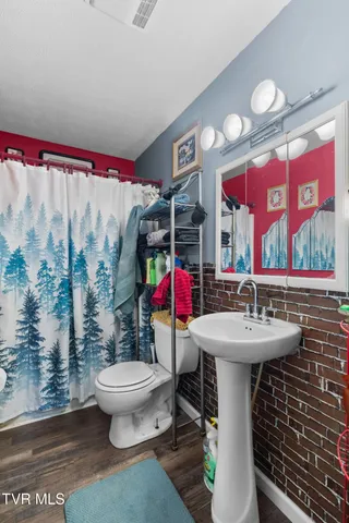 $299,000 | 2793 Highway 31, Sneedville, TN 37869