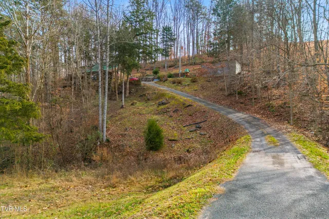 $299,000 | 2793 Highway 31, Sneedville, TN 37869