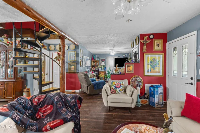 $299,000 | 2793 Highway 31, Sneedville, TN 37869